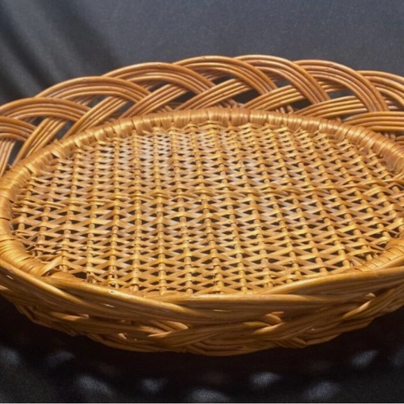 Vintage Oval Wicker Serving Tray Basket With Handles, 17x12 inches - Picture 3 of 10